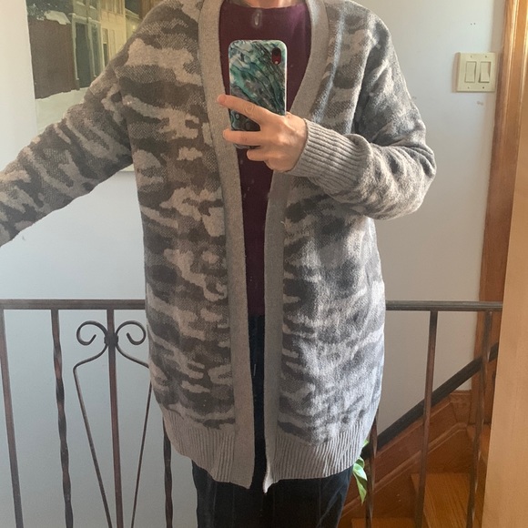 Long length camo cardigan mid thigh. Not cc eligible.  Duplicate - Picture 13 of 13
